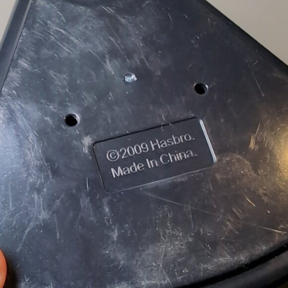 3/$20 Hasbro Trivial Pursuit Horror Movies Edition Wedge Box Travel Size - Picture 11 of 11